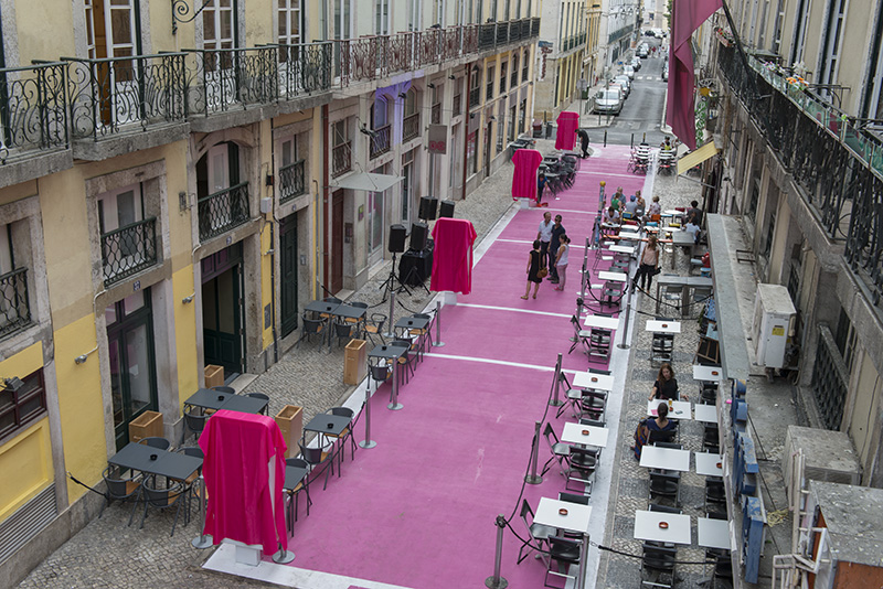 http://www.cm-lisboa.pt/uploads/pics/ALA_RNovaCarvalho_Rua_Cor_de_Rosa__13__01.jpg